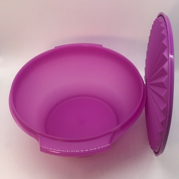 Tupperware Servalier Salad Bowl 4.3 Liter - Picture 16 of 16